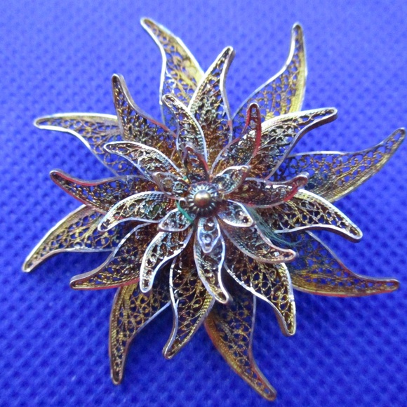 925 STERLING SILVER GOLD Plated Flower Brooch - Picture 6 of 8